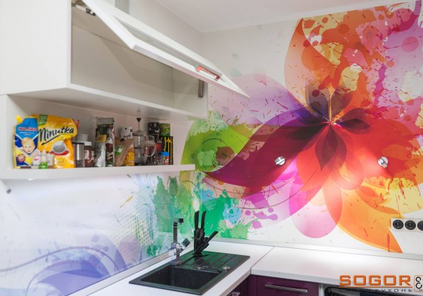 kuhnya-akrilova_07051-600x420