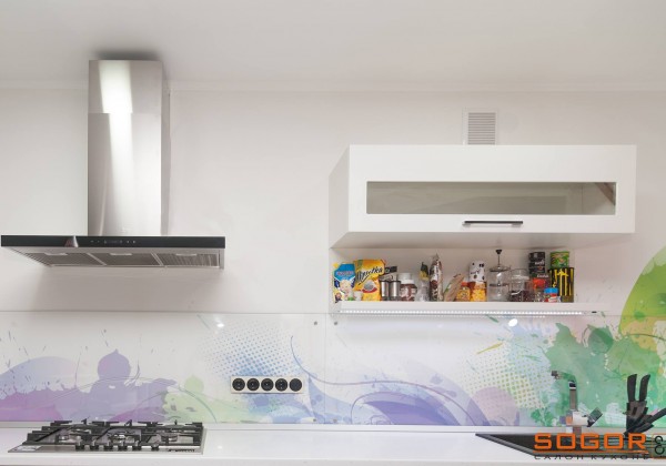 kuhnya-akrilova_07052-600x420