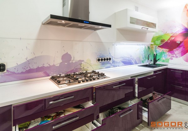 kuhnya-akrilova_07055-600x420