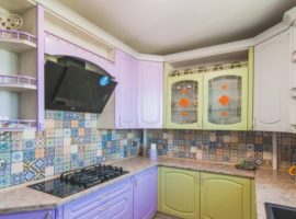 kuhnya-farbovana-4131-600x420