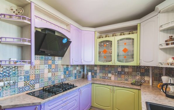 kuhnya-farbovana-4131-600x420