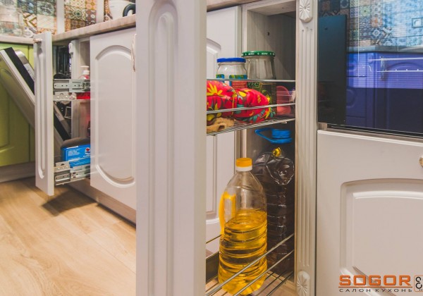 kuhnya-farbovana-4135-600x420