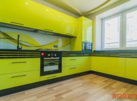 kuhnya-farbovana-z-gnutim-mdf-fasadom-02-600x420