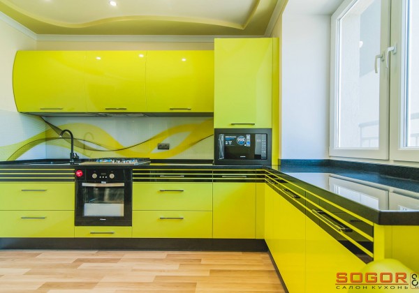 kuhnya-farbovana-z-gnutim-mdf-fasadom-03-600x420